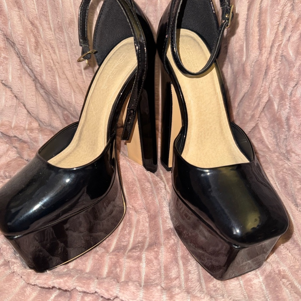 NEW WITHOUT TAGS! Black 90s Inspired Platform Heels - Picture 4 of 4